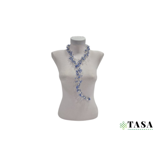 Göy və şəffaf xrustal