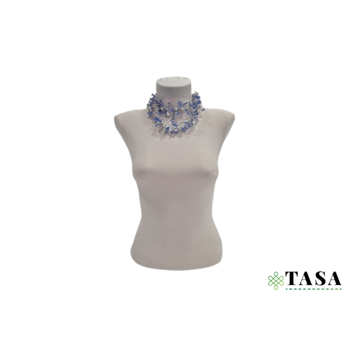 Göy və şəffaf xrustal